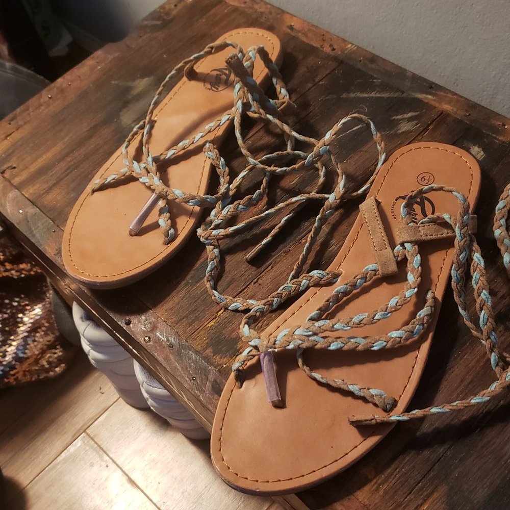 Trary tie up sandals